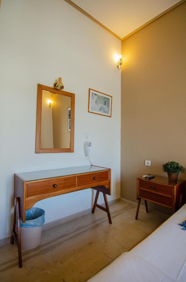 איוס חורה Almira Inn מראה חיצוני תמונה