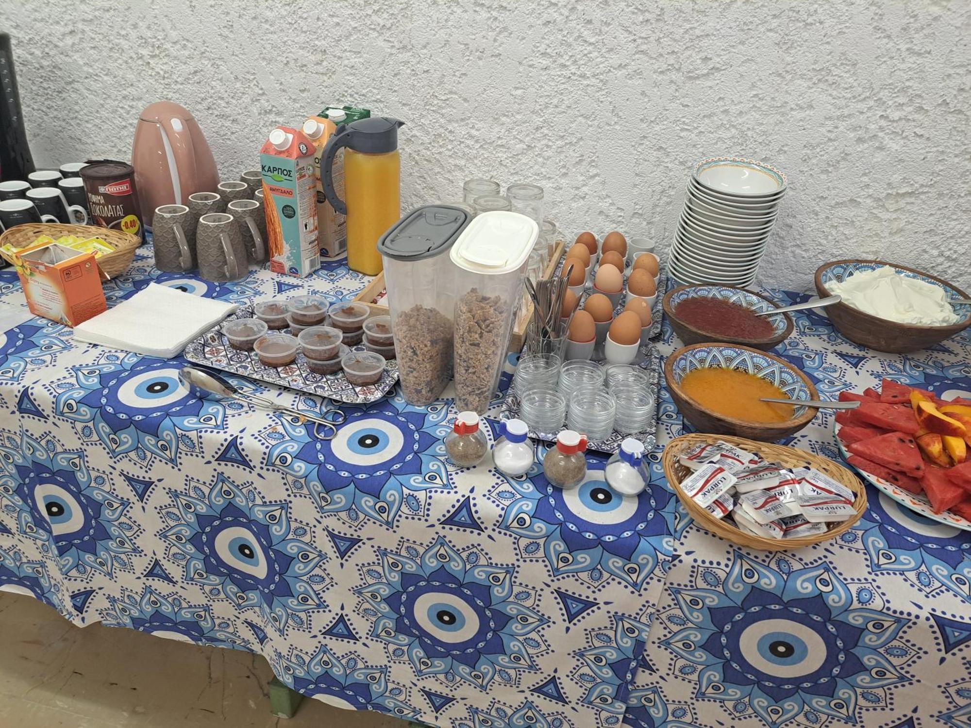 איוס חורה Almira Inn מראה חיצוני תמונה