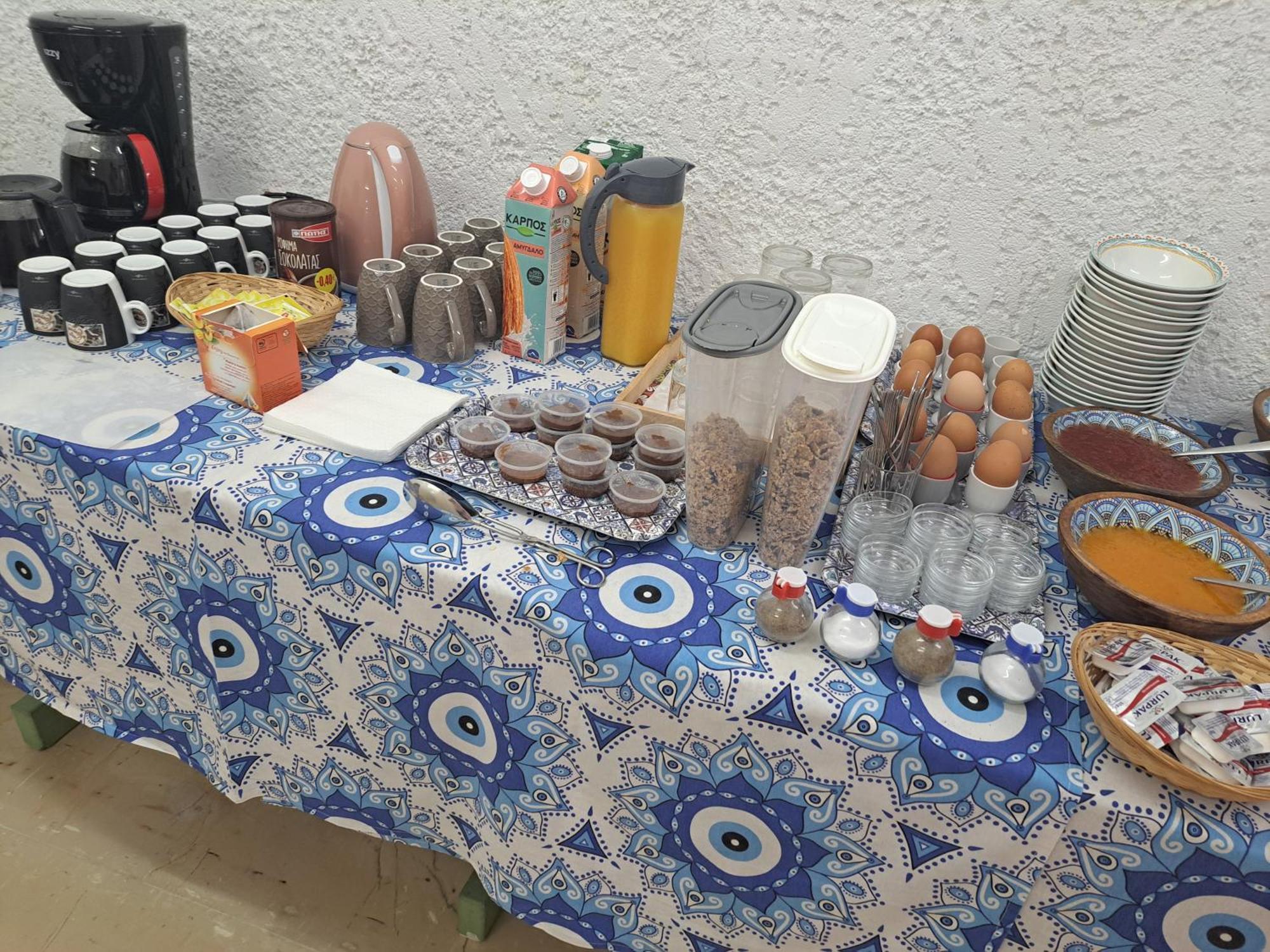 איוס חורה Almira Inn מראה חיצוני תמונה